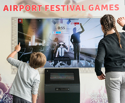 Kinderen spelen airport games